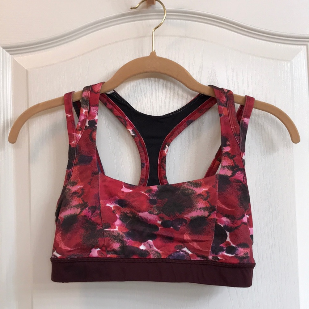 Lululemon sports bra